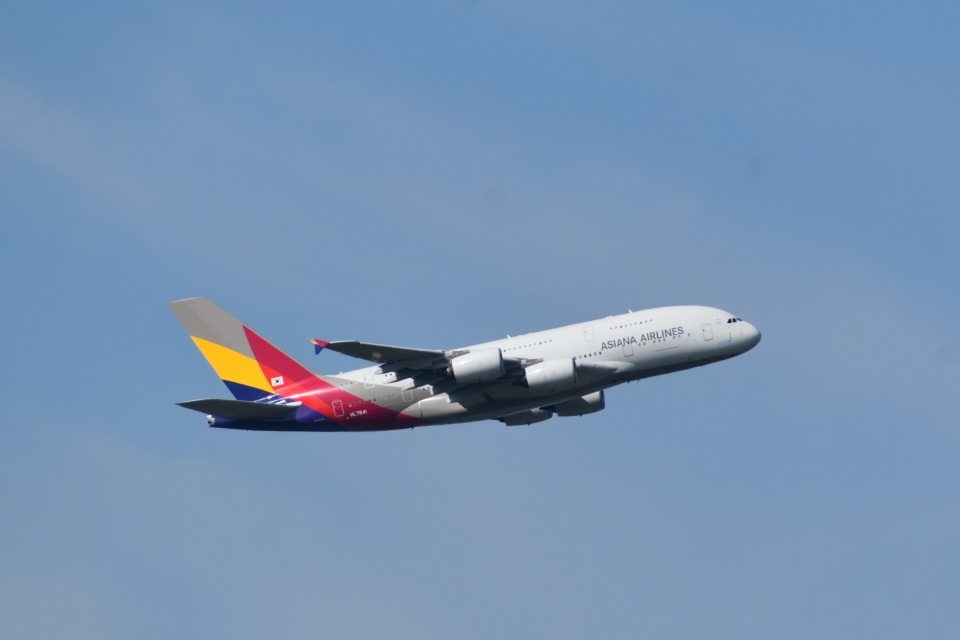 アシアナ航空 Airbus A380 HL7641 成田国際空港 航空フォト | by