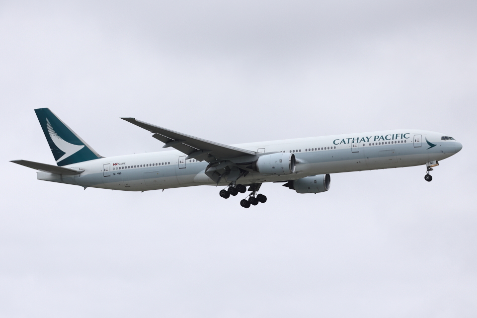 キャセイパシフィック航空 777-300 B-HNK 1/400 Amazon | JC Wings 1/400 完成品 キャセイパシフィック 航空