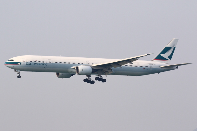 香港国際空港 エアバスA340-600 航空フォト(飛行機 写真・画像
