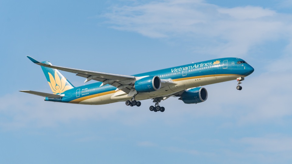 ❶　1/400　ベトナム航空　AIRBUS A350-900 VN-A898 ➀ 1/400 ベトナム航空 AIRBUS A350-900 VN-A898 - メルカリ