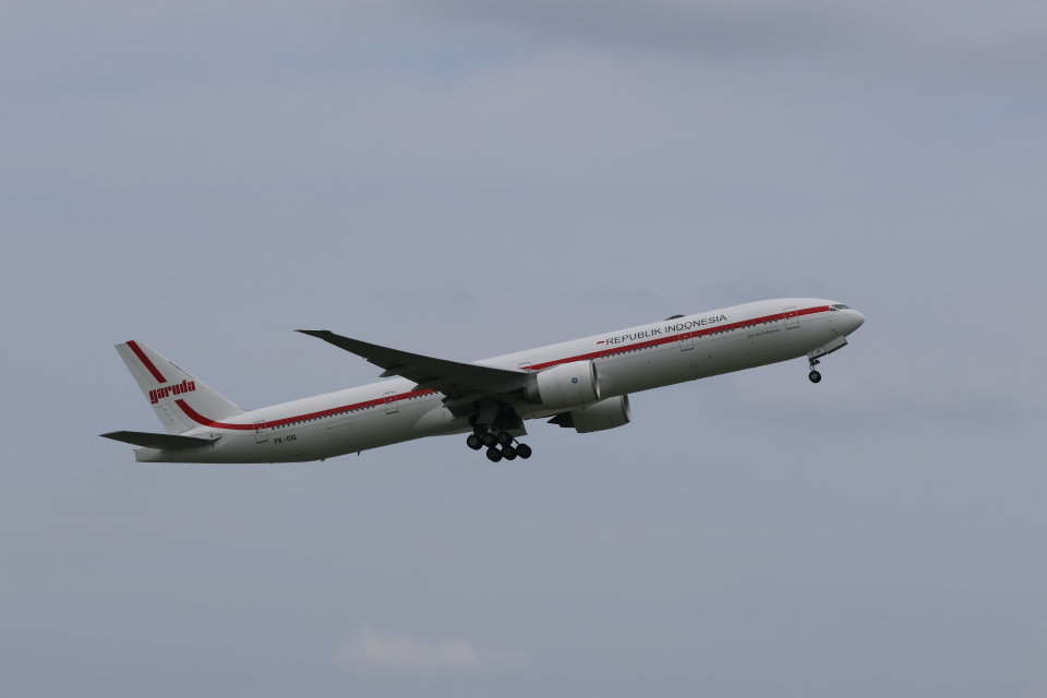ガルーダ・インドネシア航空 Boeing 777-300 PK-GIG 成田国際