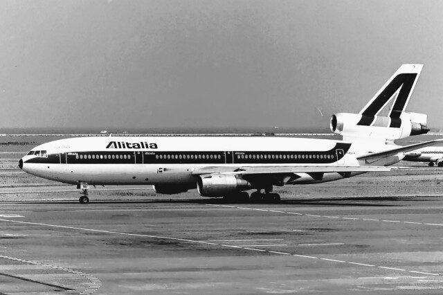 Alitalia SET AEREOPORTO アリタリア　飛行機セット 31mSrSnhOEL.jpg_BO30,255,255,