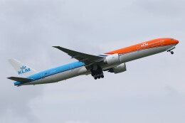 オレンジ・プライド」特別塗装機 KLMオランダ航空 (777-300 | PH