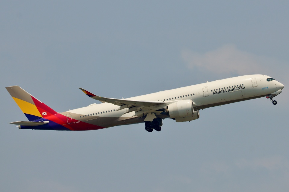ASIANA AIRLINES A350-900 アシアナ航空 JC 1:400 1:400 JC Wings ASIANA AIRLINES AIRBUS A350-900 Passenger