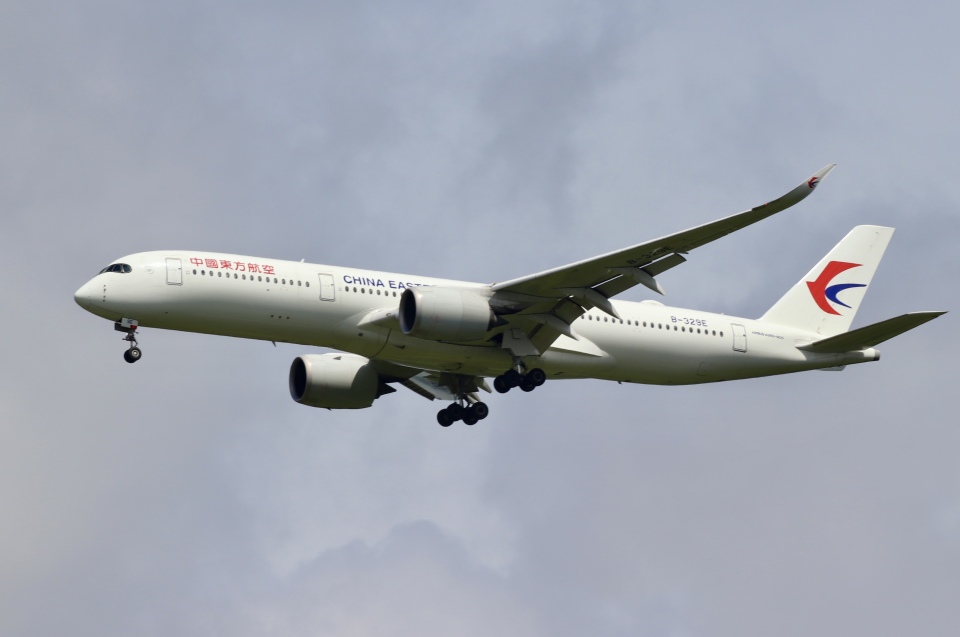 中国東方航空 Airbus A350-900 B-329E 成田国際空港 航空フォト