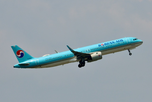 KOREAN AIR 787-10 コリアン 大韓航空 ボーイング PH 大韓航空、初の新塗装787-10就航 雨の成田に初便