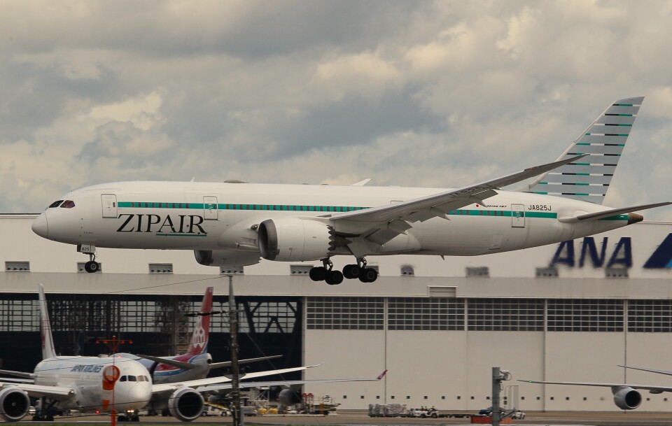 ジップエア Boeing 787-8 Dreamliner JA825J 成田国際空港 航空