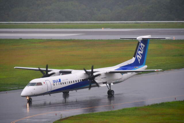 日本航空 J-AIR E190 1/200 JA248J ミニオンジェット 特別塗装機「JALミニオンジェット」が国内線に就航｜プレス