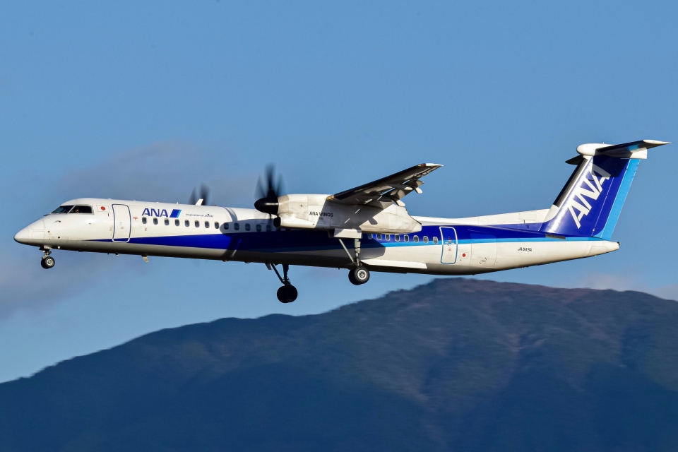 ボンバルディア DHC-8-400 ANA JA845A 1/200 ボンバルディア DHC-8-400 ANA JA845A 1/200 ANAウイングス