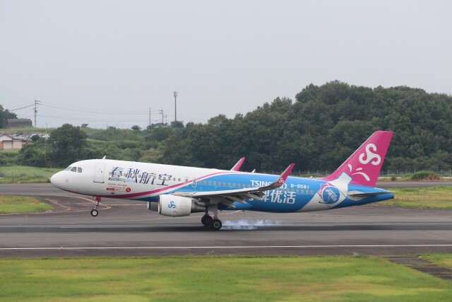 Bunkerさんが、高松空港で撮影した春秋航空 A320-214の航空フォト（飛行機 写真・画像）