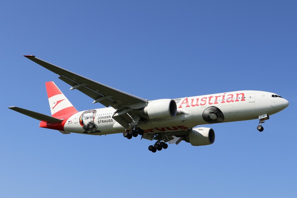 オーストリア航空 Boeing 777-200 OE-LPF 成田国際空港 航空