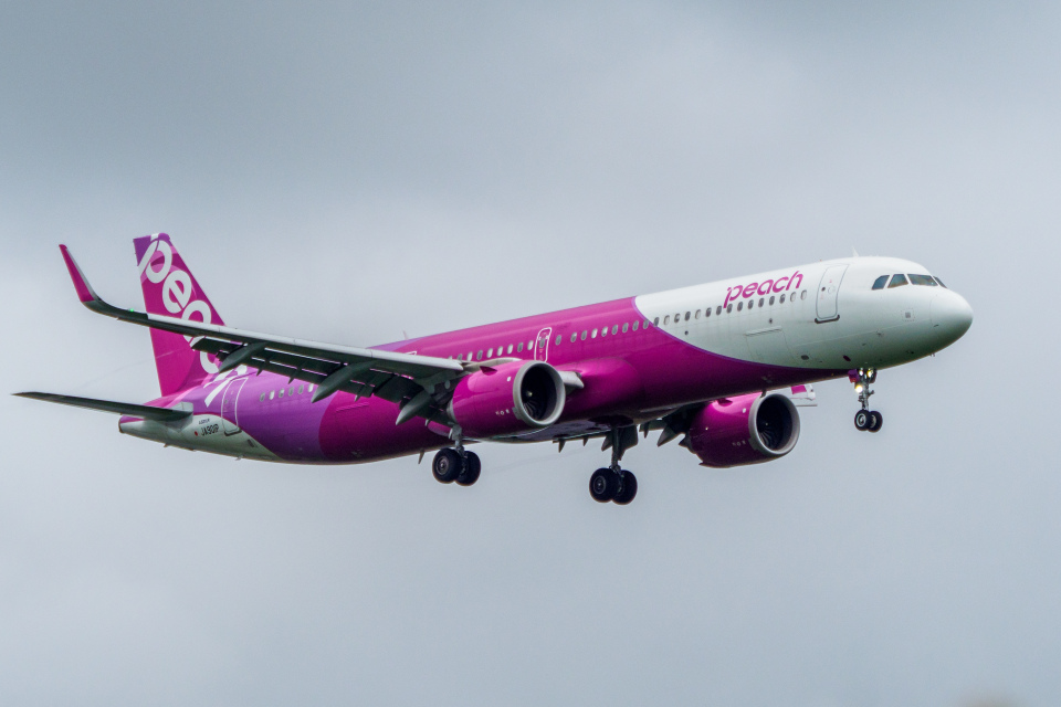Peach ピーチ A321neo 1/200｜JA901P 非売品・新商品情報】1/200 A321NEO ピーチPeach Aviation J