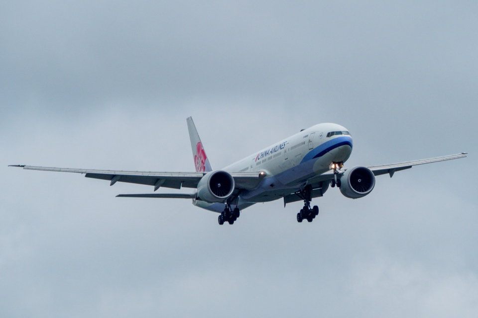 チャイナエアライン Boeing 777-300 B-18005 新千歳空港 航空