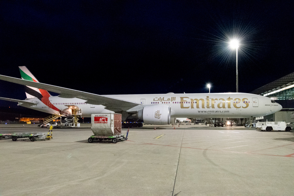 エミレーツ航空 Boeing 777-300 A6-EPJ チューリッヒ空港 航空