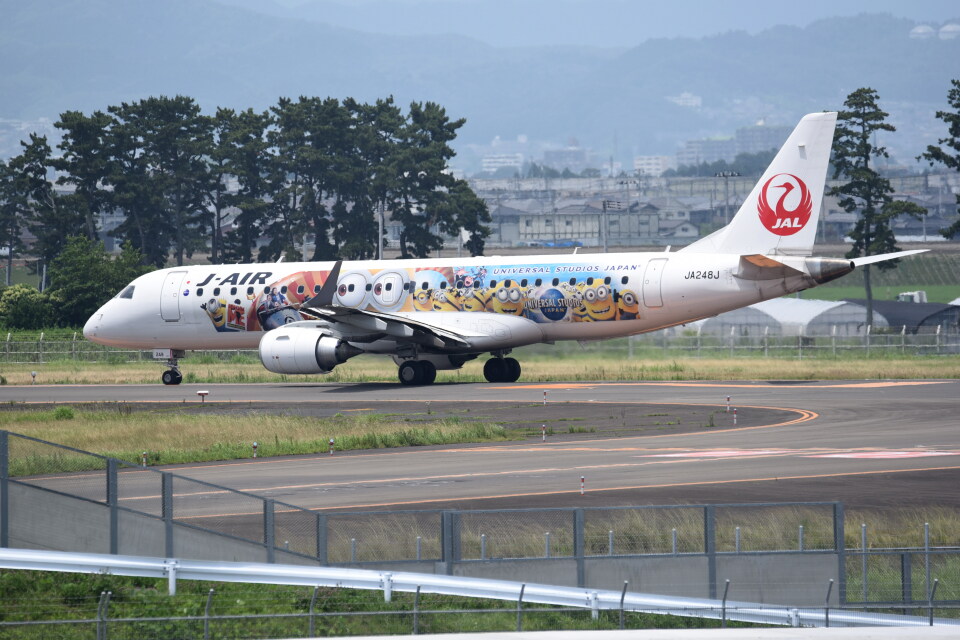 航空機・ヘリコプター J-AIR EMBRAER190 Amazon | JC Wings 1:400 EW4190003 J-Air Embraer ERJ-190STD