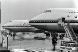 メルシーボクーさんが、名古屋飛行場で撮影した日本航空 747SR-46の航空フォト（飛行機 写真・画像）