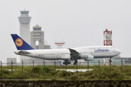 chikoさんが、羽田空港で撮影したルフトハンザドイツ航空 747-830の航空フォト（飛行機 写真・画像）