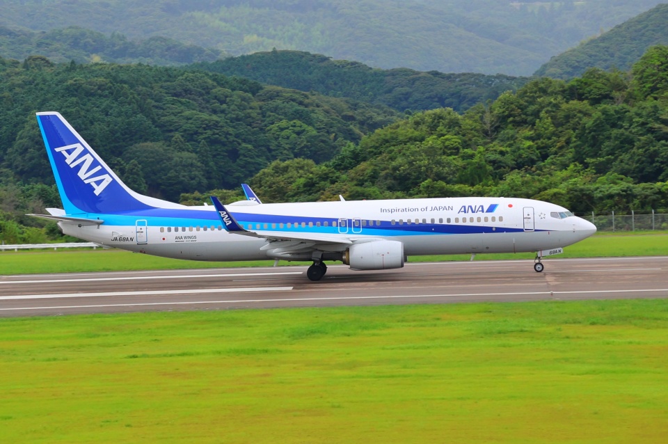 全日本空輸 Boeing 737-800 全日空 Boeing 737-800 JA68AN 伊丹空港 航空フォト | by Fly