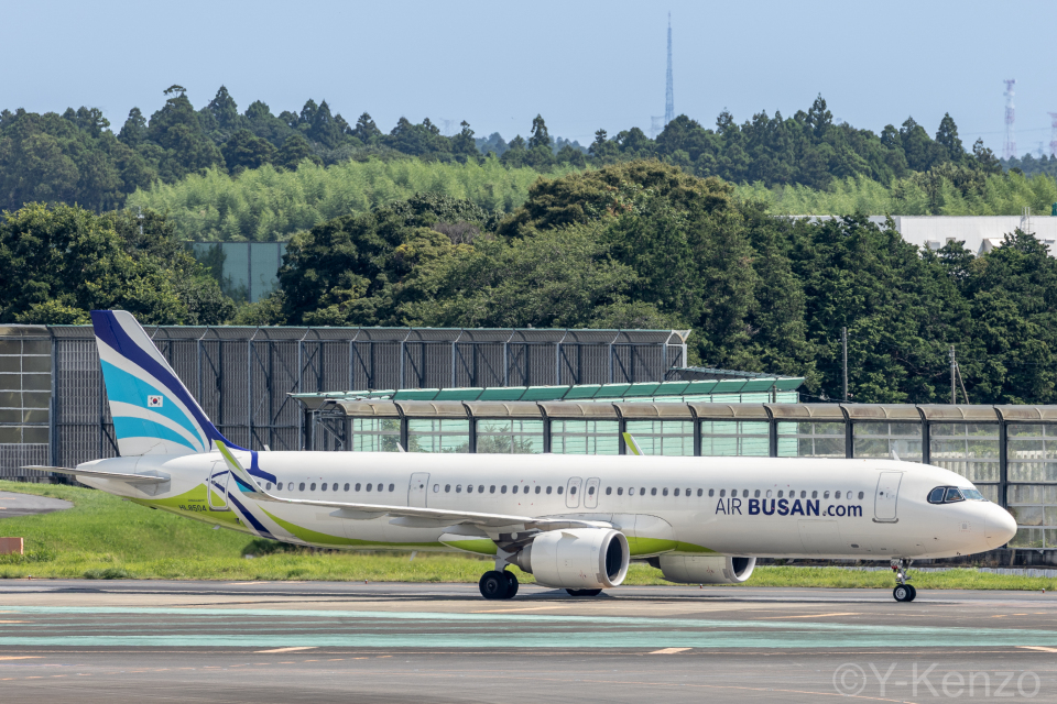 非売品　エアプサン航空(Air Busan) A321-200 File:Air Busan, A321-200, HL7723 (17645522973).jpg - Wikipedia