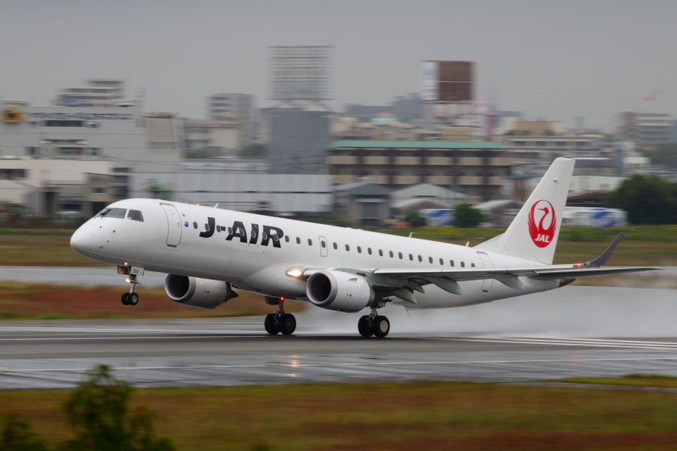 J-AIR JAL EMBRAER 190 日本航空 JA252J JC J-AIR JAL EMBRAER 190 日本航空 JA252J JC - メルカリ