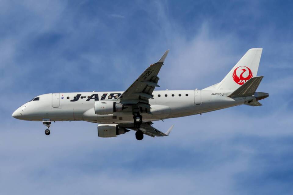 航空機・ヘリコプター JAL J-AIR EMBRAER 170 JA220J E170 FULL HD] Japan Airlines (J-AIR) Embraer 170-100ST (JA220J