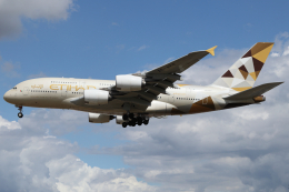ヴァージンアトランティック A350-1000　ロンドンヒースロー空港 ヴァージン・アトランティック航空 Airbus A350-1000 G-VPRD