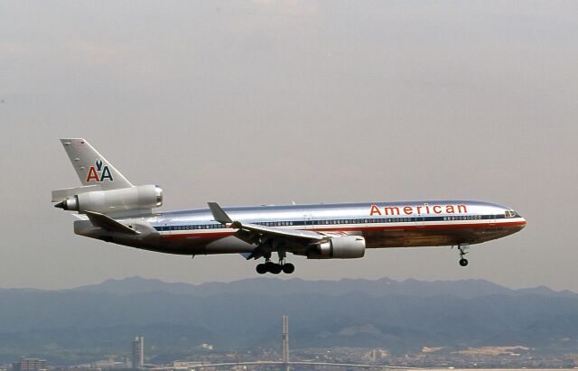 American Airlines MD-11 安全のしおり American Airlines MD-11 安全のしおり