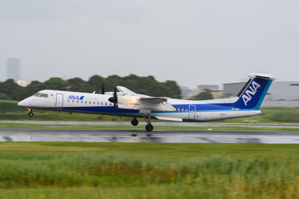 ANAウイングス Bombardier DHC-8-400 JA853A 伊丹空港 航空