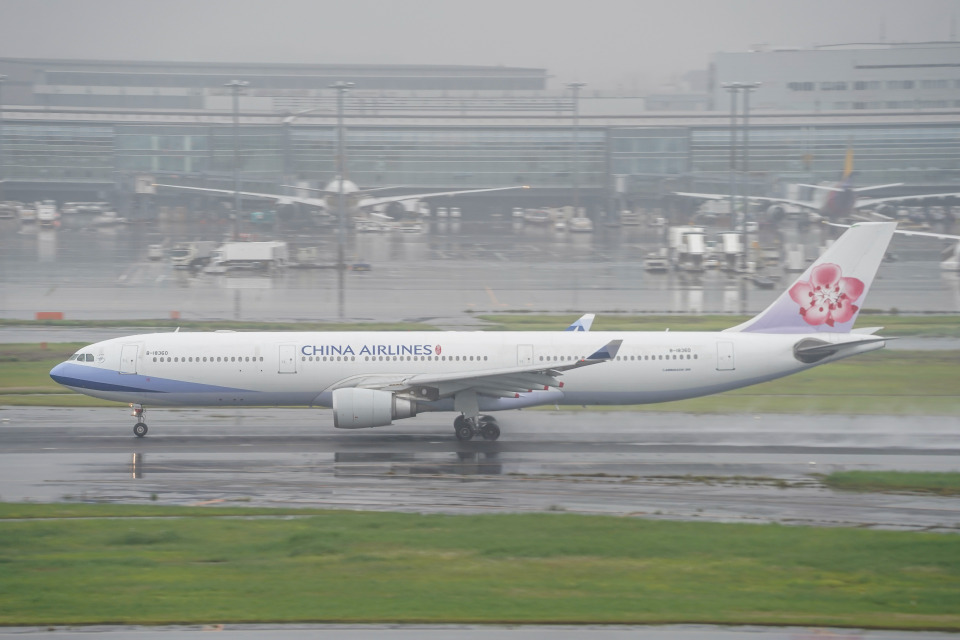 チャイナエアライン Airbus A330-300 B-18360 羽田空港 航空