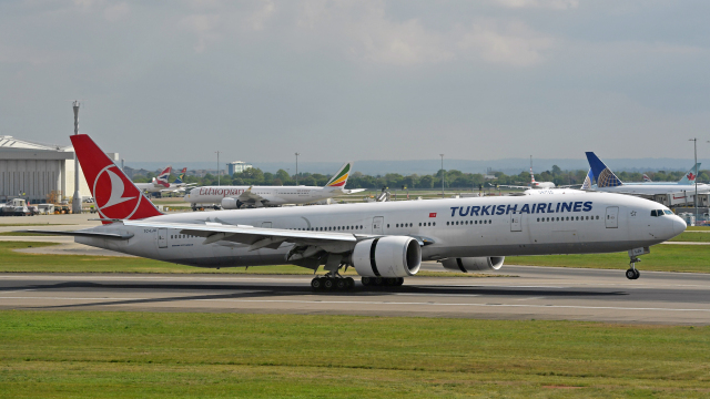 [値下げ]トルコ航空➖BOEING 777-300ER 130502_0943_777_tha-640-