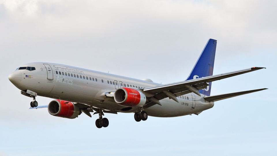 スカンジナビア航空 Boeing 737-800 LN-RPM ロンドン