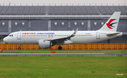 RINA-281さんが、成田国際空港で撮影した中国東方航空 A320-251Nの航空フォト（飛行機 写真・画像）