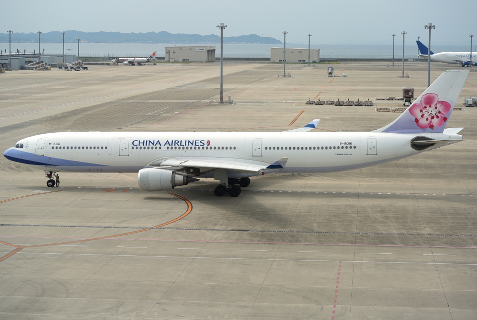 CHINA AIRLINES A330-300 チャイナエアライン Ph チャイナ エアラインA330のビジネスクラスシート情報｜ファーサイト