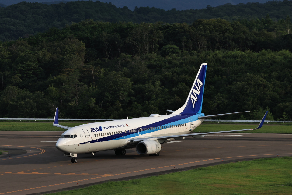 ANA 737-800 JA55AN 全日空 心をひとつに、 がんばろうニッポン ANA 737-800 JA55AN 全日空 心をひとつに、 がんばろうニッポン