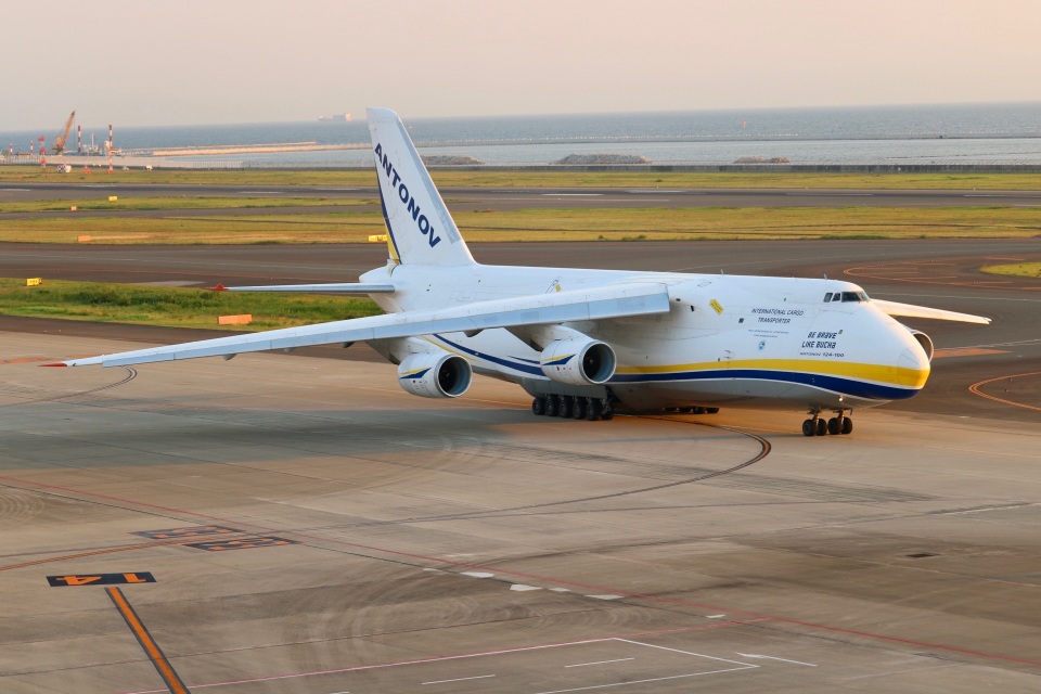 早い者勝ち　激安　1/200　アントノフエアラインズ　ANTONOV 124 1992年アントノフAn-124墜落事故 - Wikipedia