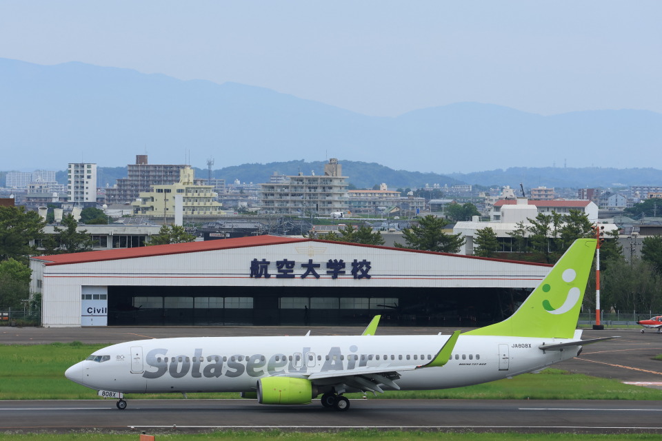 ソラシド エア Boeing 737-800 JA808X 宮崎空港 航空フォト | by