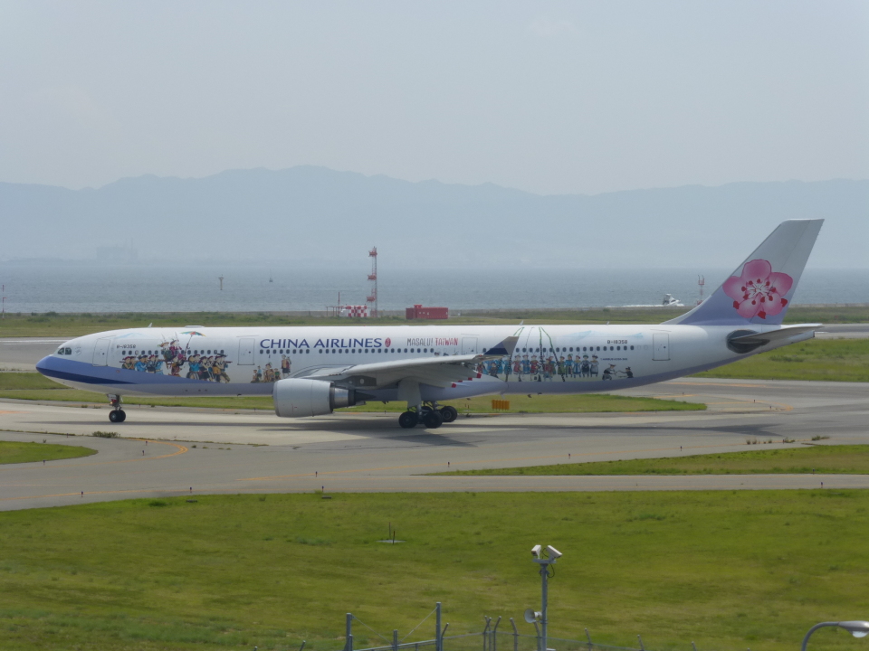 チャイナエアライン Airbus A330-300 B-18358 関西国際空港 航空
