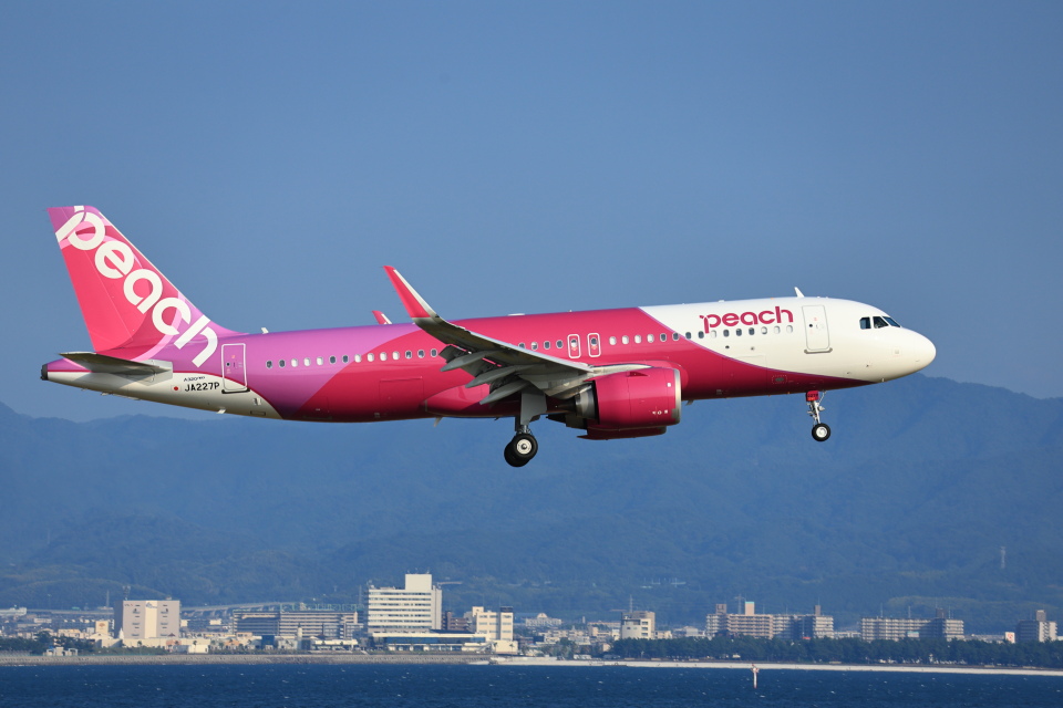 ピーチ Airbus A320neo JA227P 関西国際空港 航空フォト | by T