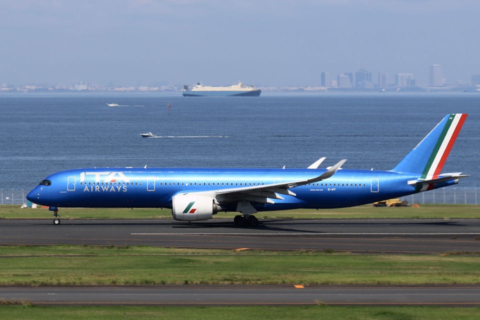 ITAエアウェイズ Airbus A350-900 EI-IFF 羽田空港 航空フォト
