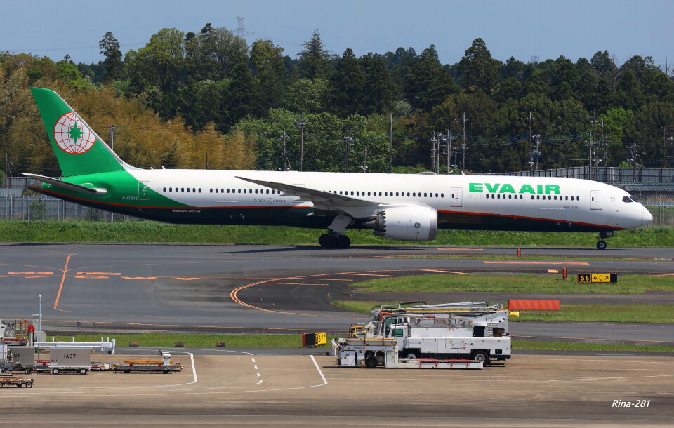 エバー航空 Boeing 787-10 B-17802 成田国際空港 航空フォト