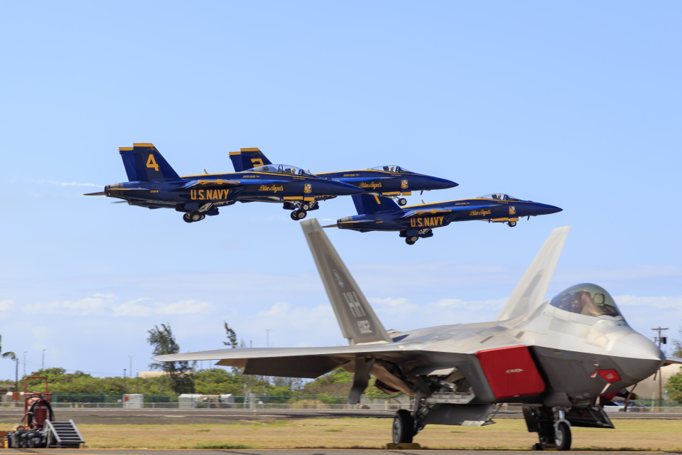 アメリカ海軍 Boeing F/A-18 165879 カネオヘ・ベイ海兵隊航空