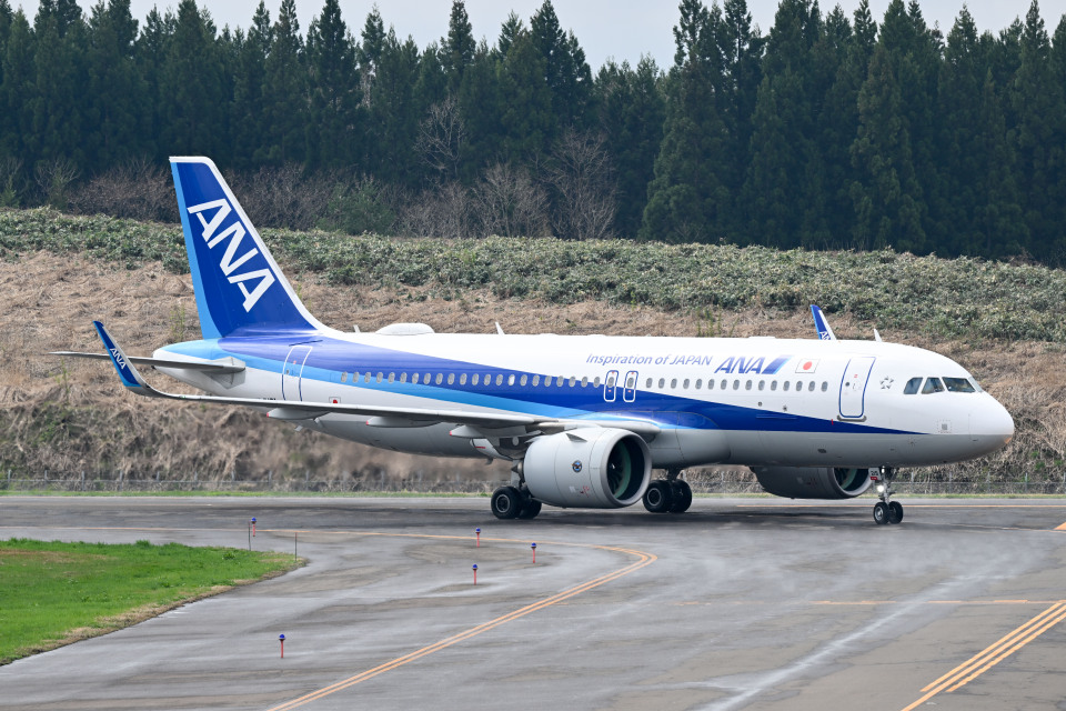 航空機・ヘリコプター ANA A320neo JA211A 全日空 Airbus A320neo JA211A 羽田空港 航空フォト | by けいと