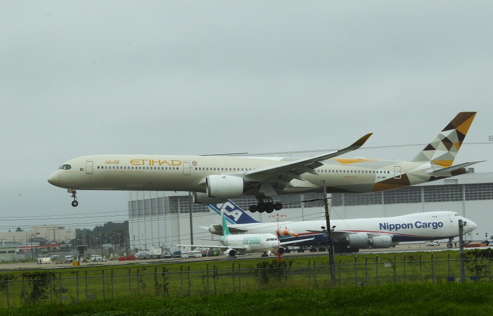 エティハド航空 Airbus A350-1000 A6-XWE 成田国際空港 航空