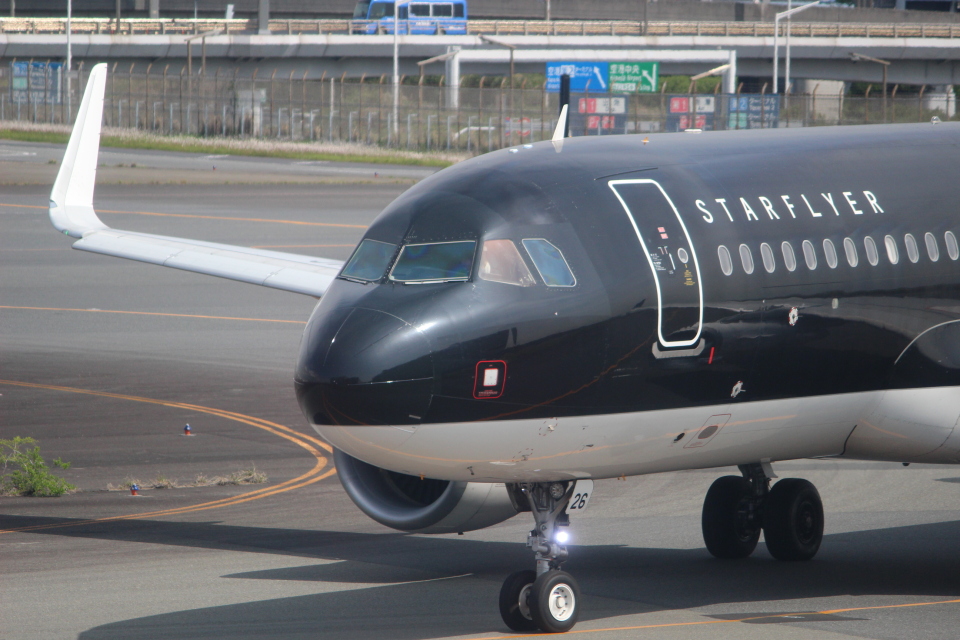 スターフライヤー Airbus A320 JA26MC 羽田空港 航空フォト | by