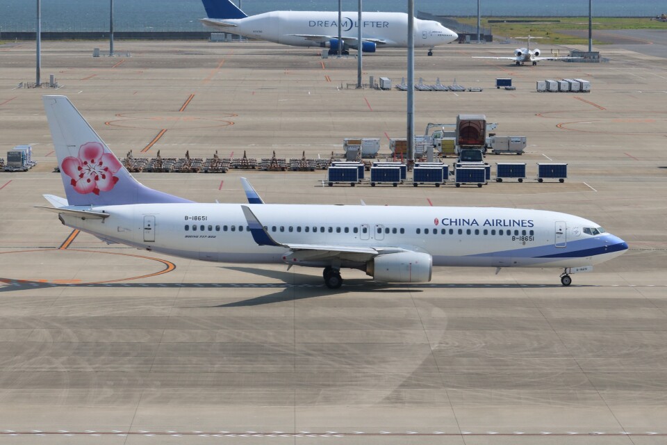 チャイナエアライン 737-800 1/200 チャイナエアライン 737-800 1/200 - メルカリ
