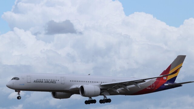 アシアナ航空 A320 HL7772 1/200 お取り寄せ商品】1/200 A320 アシアナ航空 HL7772 | ひこーきちゃん