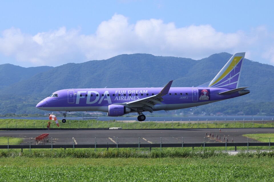 フジドリームエアラインズ ERJ-175 JA10FJ 1/400 フジドリームエアラインズ Embraer 175 JA16FJ 出雲空港 航空