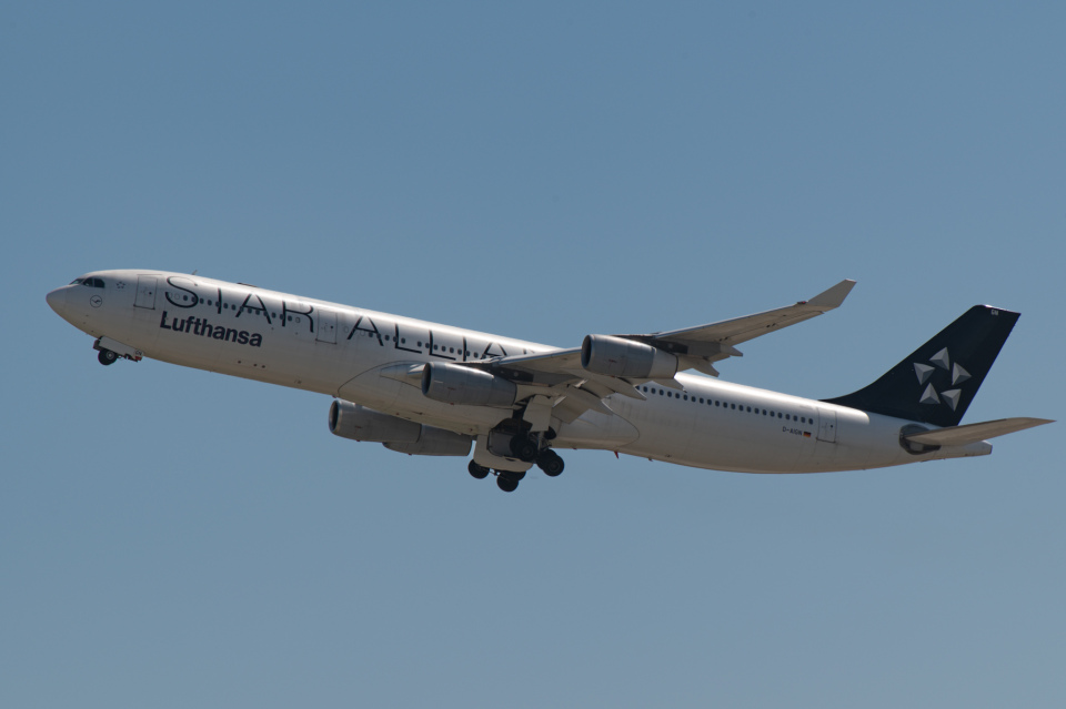 ルフトハンザドイツ航空 Airbus A340-300 D-AIGN フランクフルト