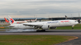 flytaka78さんが、ロンドン・ヒースロー空港で撮影した中国東方航空 777-39P/ERの航空フォト（飛行機 写真・画像）