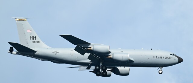 オカリンさんが、嘉手納飛行場で撮影したアメリカ空軍 KC-135R Stratotanker (717-148)の航空フォト（飛行機 写真・画像）